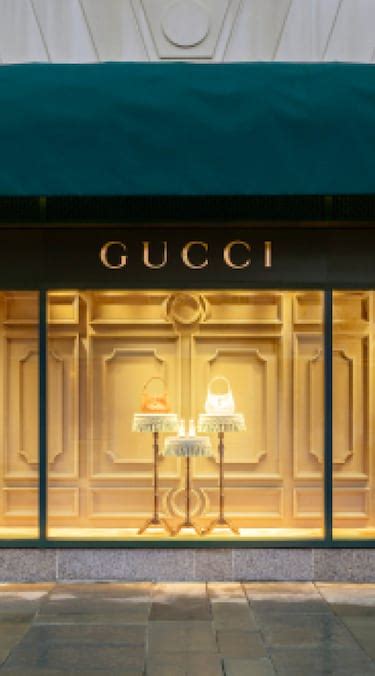 gucci store charleston place.